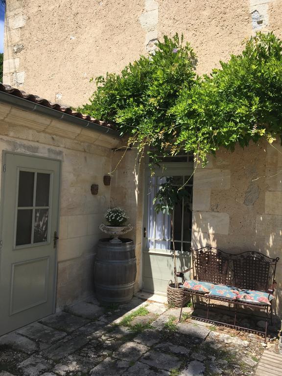 Chambres D'Hotes Le Relais Des Remparts Rions Luaran gambar