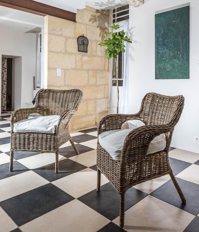 Chambres D'Hotes Le Relais Des Remparts Rions Luaran gambar